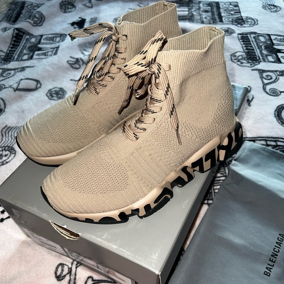 New BALENCIAGA Speed Trainers - Picture 2 of 8